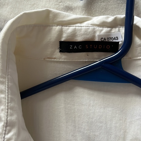 EUC 3/4 sleeve white shirt w rhinestones - Picture 2 of 9